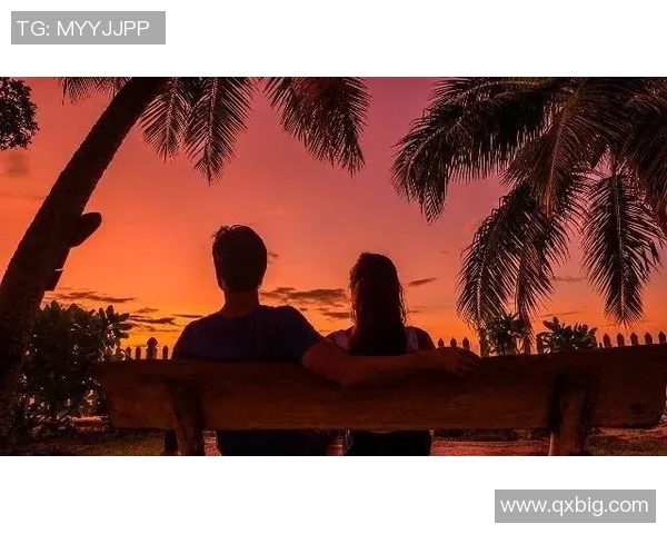 天下足球十大球星背后的女人：揭秘他们的婚姻与爱情故事